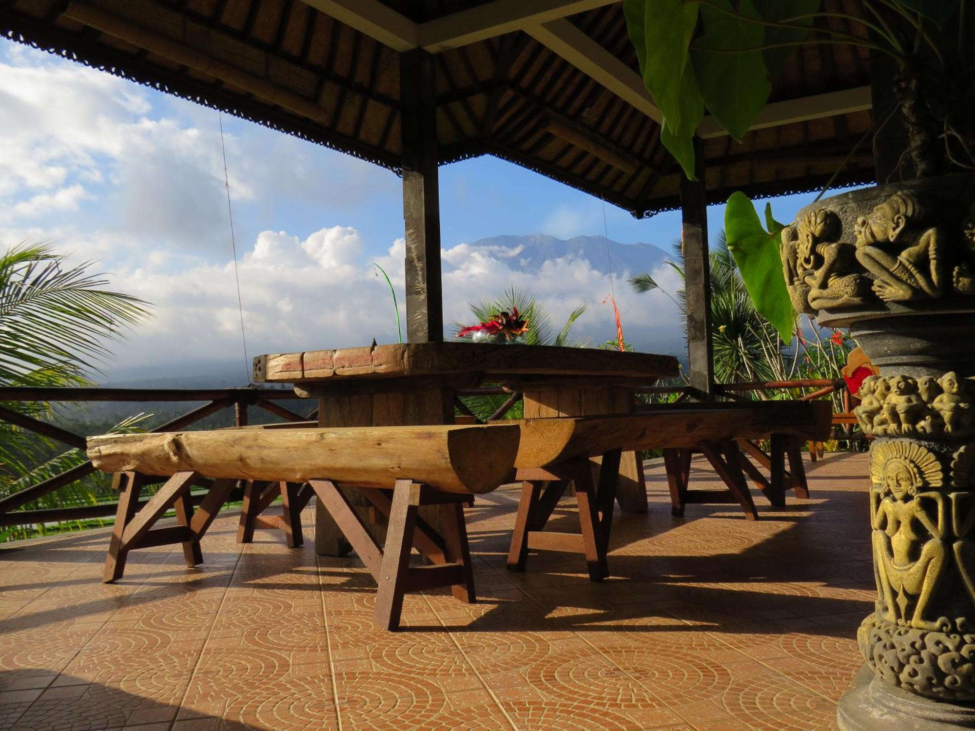 Great Mountain Views Villa Resort Selat Екстериор снимка