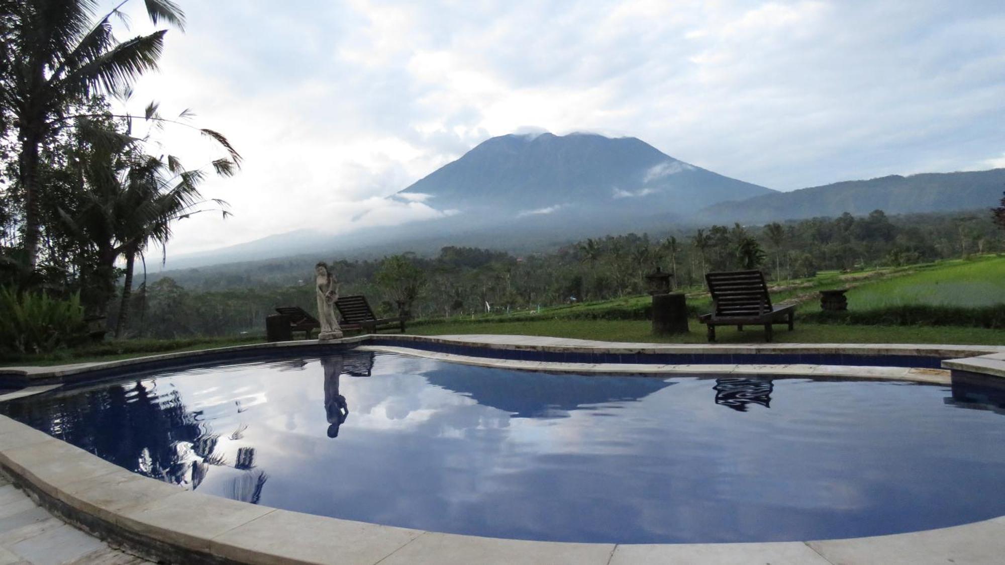 Great Mountain Views Villa Resort Selat Екстериор снимка