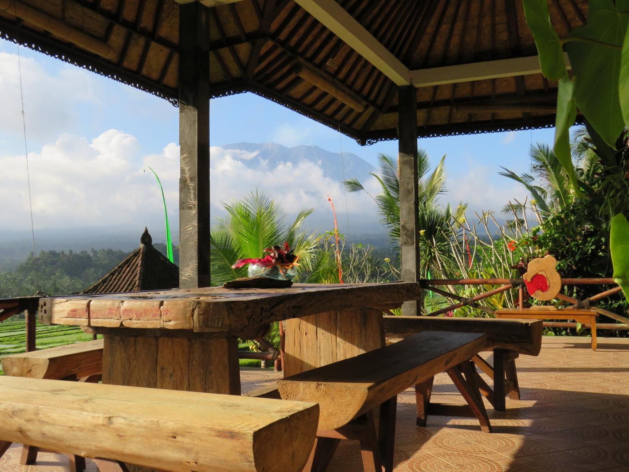 Great Mountain Views Villa Resort Selat Екстериор снимка