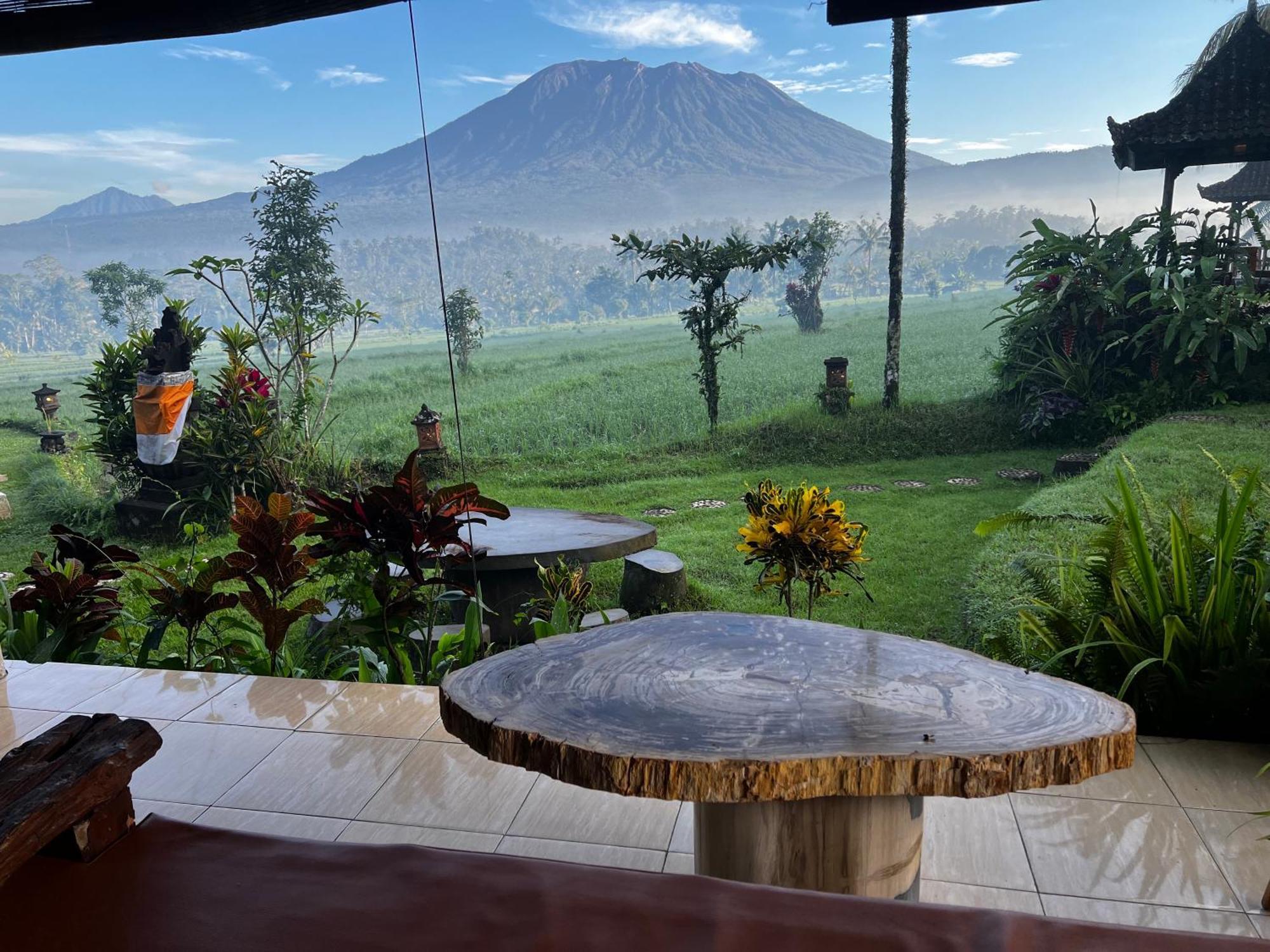Great Mountain Views Villa Resort Selat Екстериор снимка