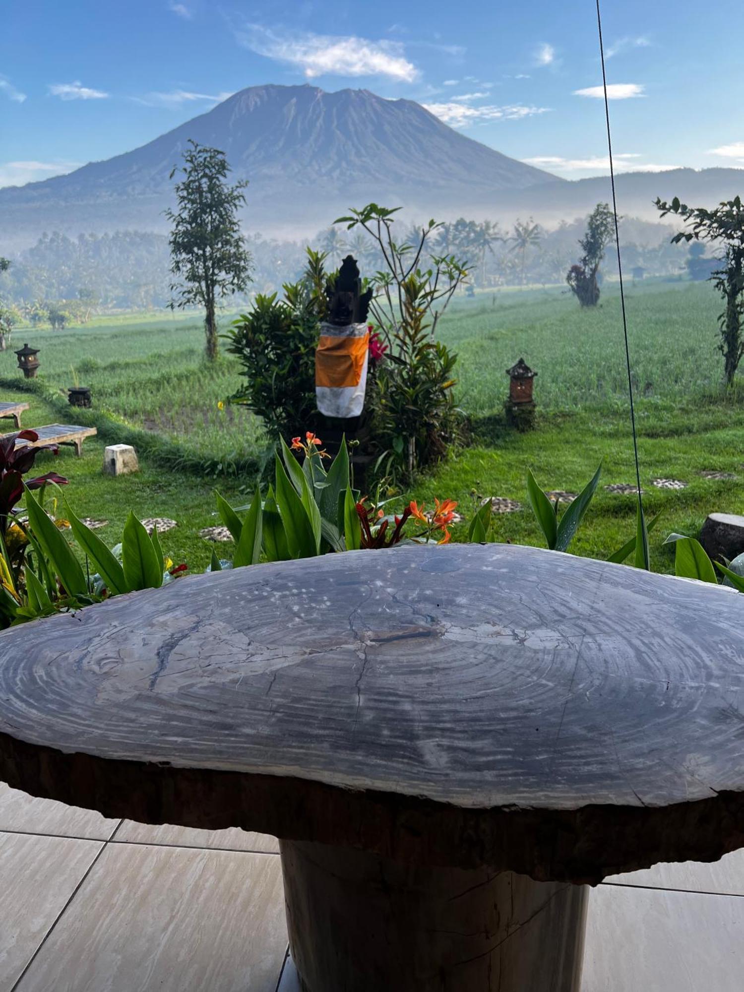 Great Mountain Views Villa Resort Selat Екстериор снимка