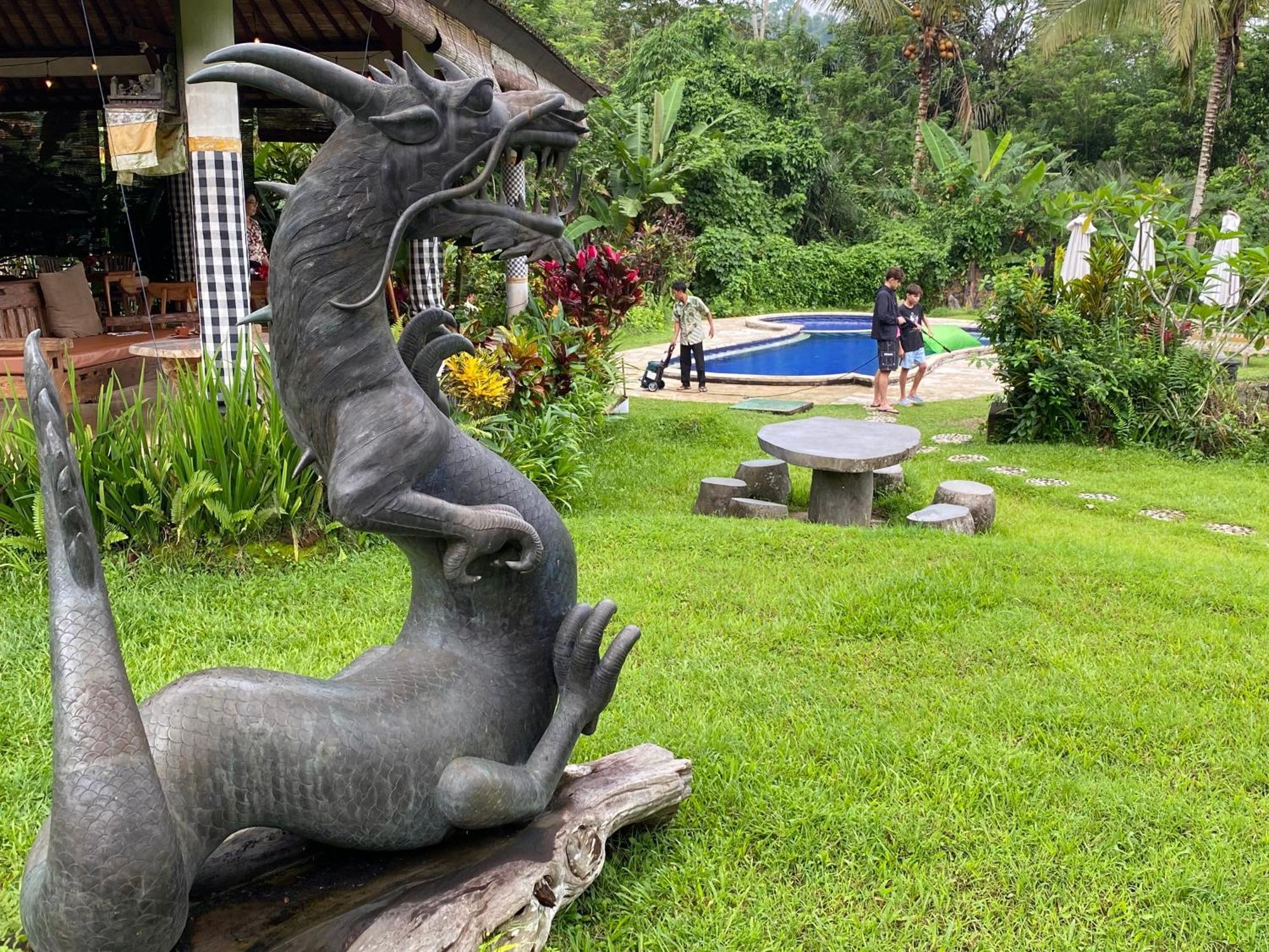 Great Mountain Views Villa Resort Selat Екстериор снимка